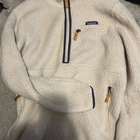 Patagonia  White Fleece - Picture 2 of 2